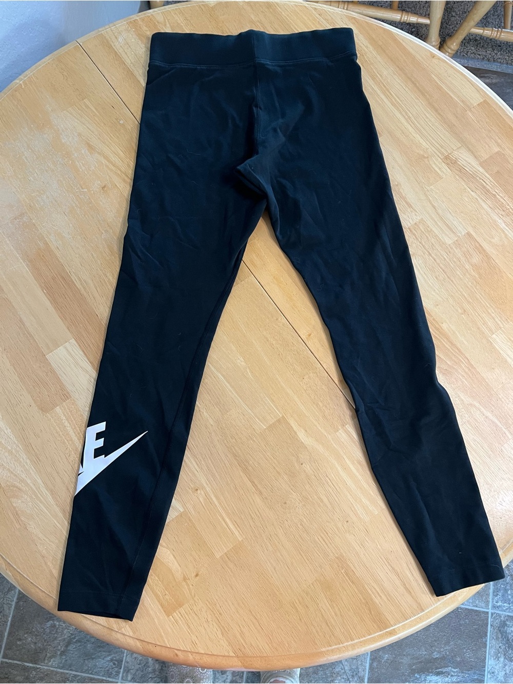 Nike Sportswear Classics High Waisted Graphic Leggings - Picture 2 of 4